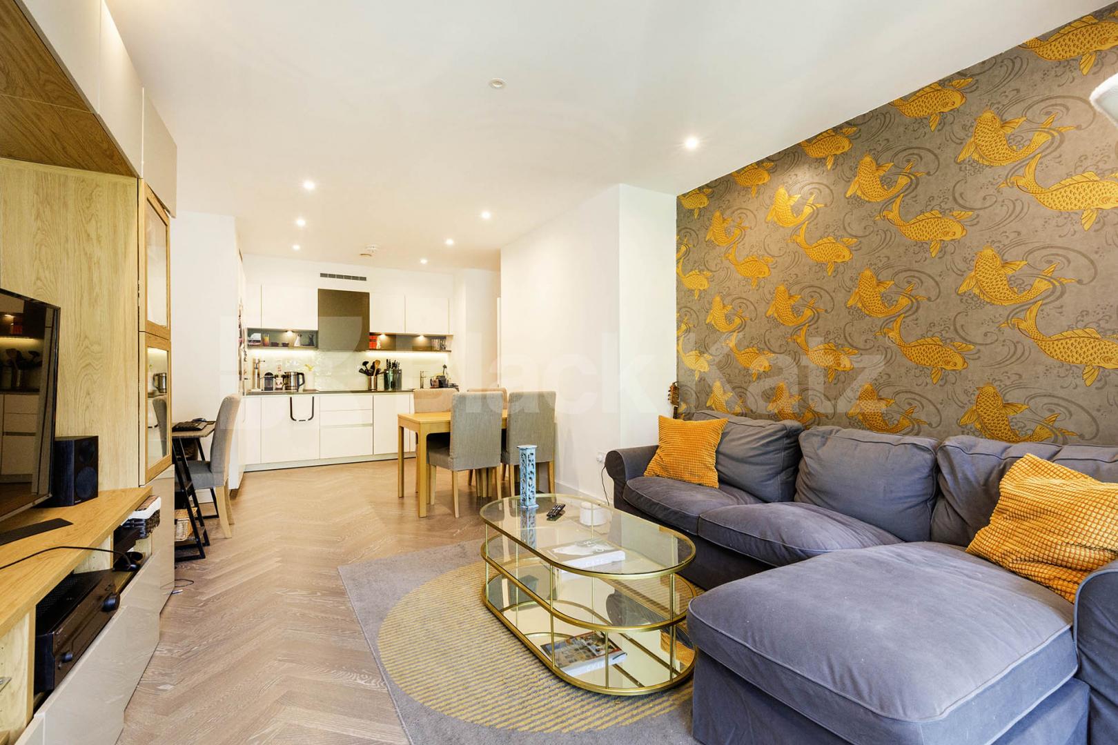 Stylish and modern 2 bedroom 2 bathroom apartment with south facing balconies  Market Road, Islington